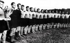 Стефан Божков (капитан), Георги Кекеманов, Стефан Геренски, Панайот Панайотов, Манол Манолов, Кирил Ракаров. Георги Енишейнов, Георги Цветков, Атанас Цанов, Гаврил Стоянов. Ангел Миланов. Петър Михайлов, Михаил Янков, Стефан Стефанов, Крум Янев, Иван Колев, Димитър Миланов —