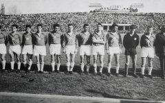 Димитър Миланов, Иван Колев, Крум Янев, Гаврил Стоянов, Никола Ковачев, Георги Димитров „Червения“, Кирил Ракаров, Манол Манолов, Панайот Панайотов, Георги Найенов, Стефан Божков (капитан) —