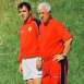 Аспарух Никодимов като треньор на ЦСКА през 2001 г. с помощника му Сашо Борисов —