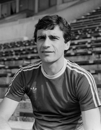 Никола Велков