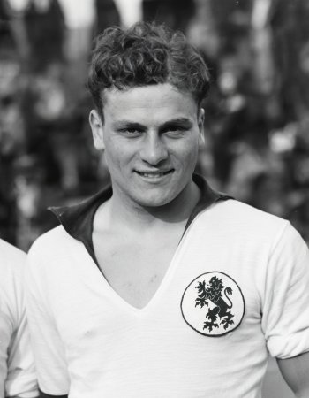 Крум Николов