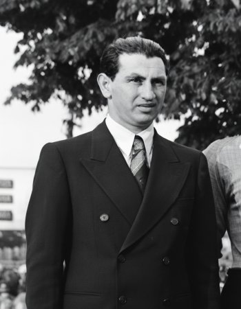 Иван Радоев