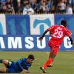 Левски - ЦСКА 1:1 - Ибрахима Гай отнема топката на Гонзо — Източник: cska.bg