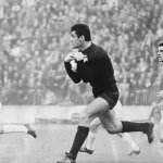 Вратарят на Черно море Симеон Нинов е изпреварил нападателите на ЦСКА „Червено знаме“ Аспаруп Никодимов и Янко Кирилов — “110 години ПФК „Черно море“ Варна“