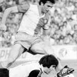 Черноморец - ЦСКА 2:3. Спас Джевизов преодолява Дражо Стоянов — Източник: Zhecho Planinski